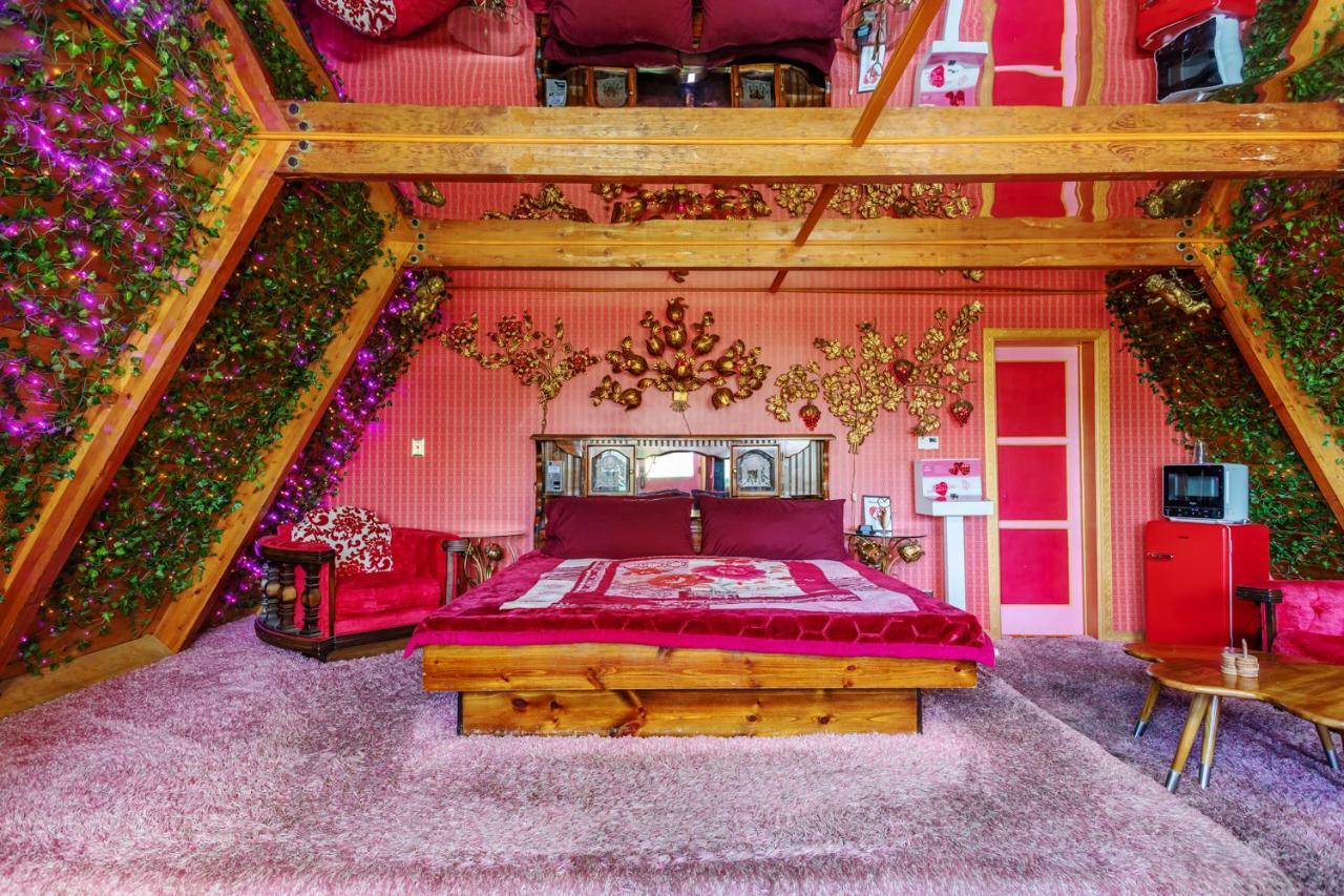 Hicksville Pines Chalets & Motel Айдълуайлд Екстериор снимка