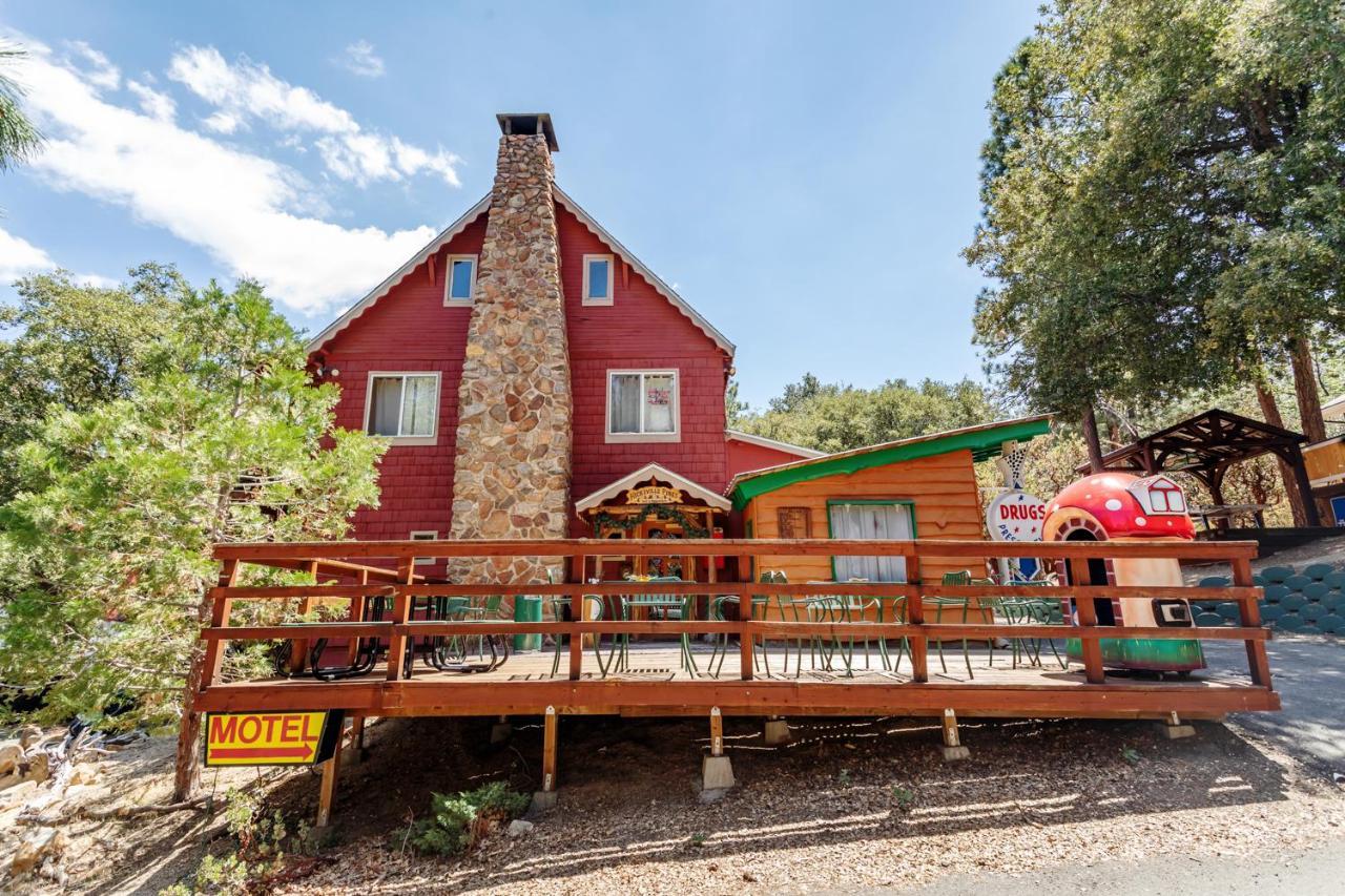 Hicksville Pines Chalets & Motel Айдълуайлд Екстериор снимка