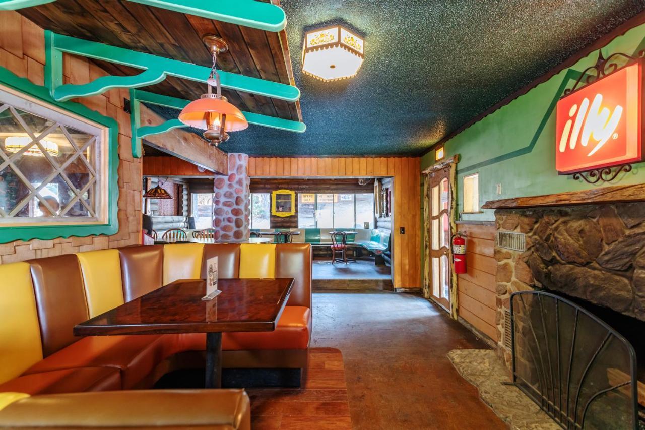 Hicksville Pines Chalets & Motel Айдълуайлд Екстериор снимка