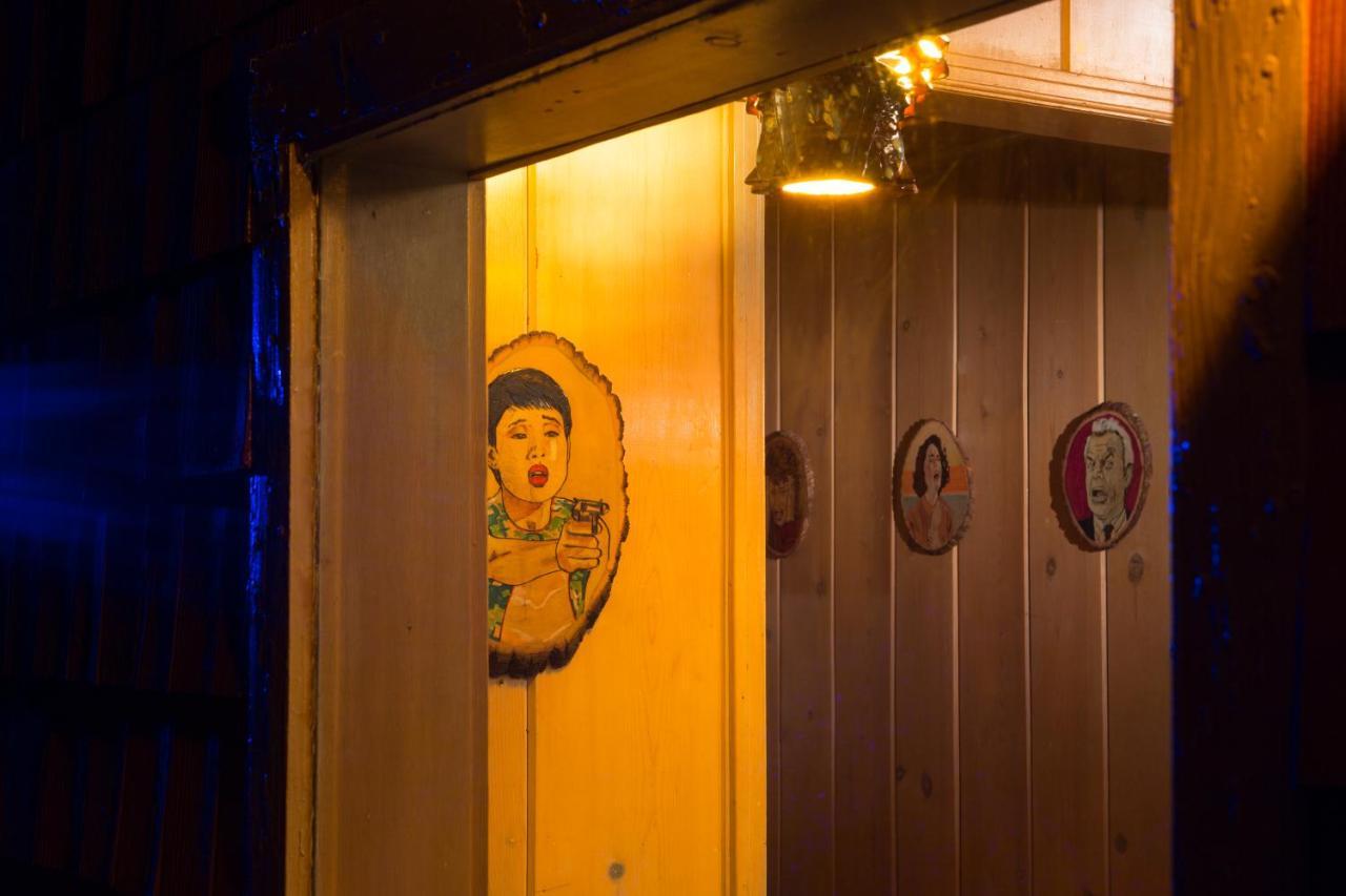 Hicksville Pines Chalets & Motel Айдълуайлд Екстериор снимка