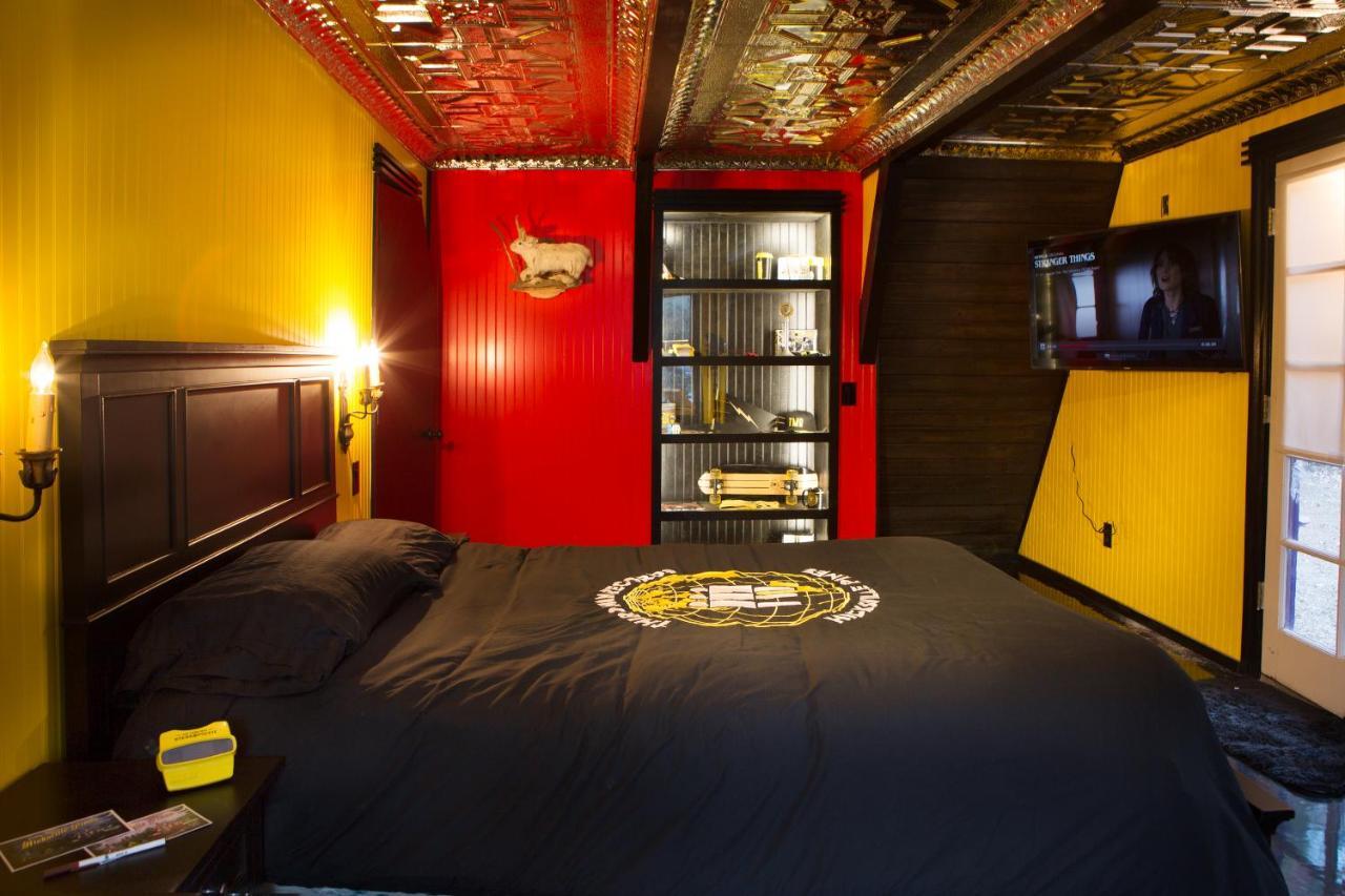 Hicksville Pines Chalets & Motel Айдълуайлд Екстериор снимка